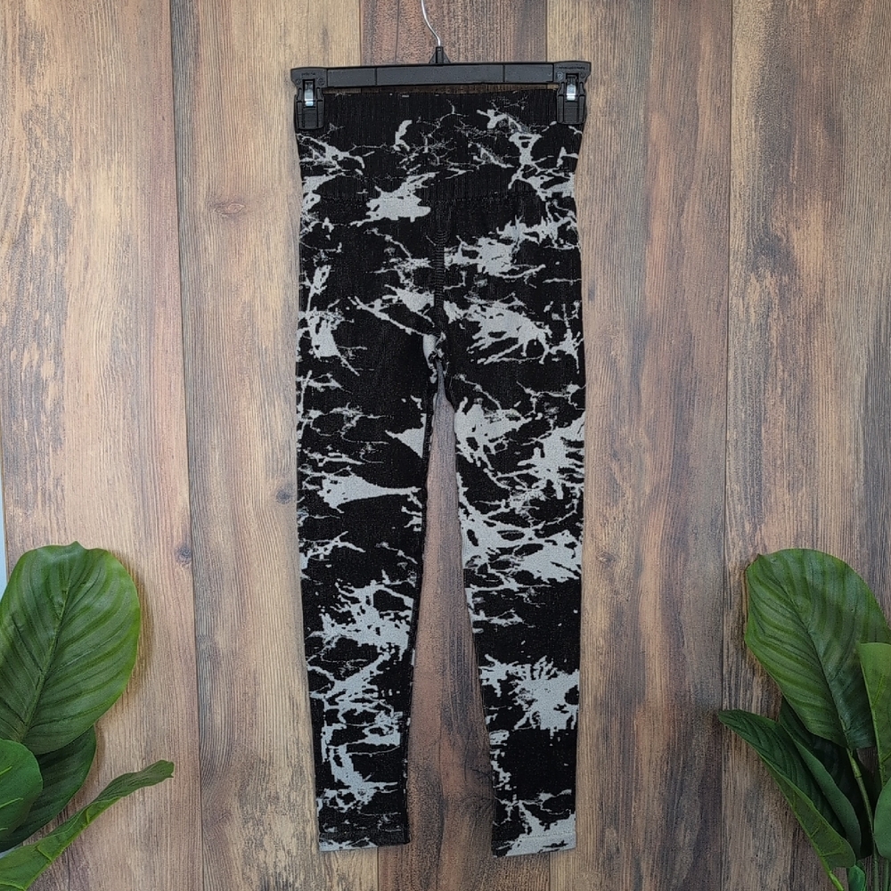 Black and Gray Patterned Ribbed Leggings S               C669